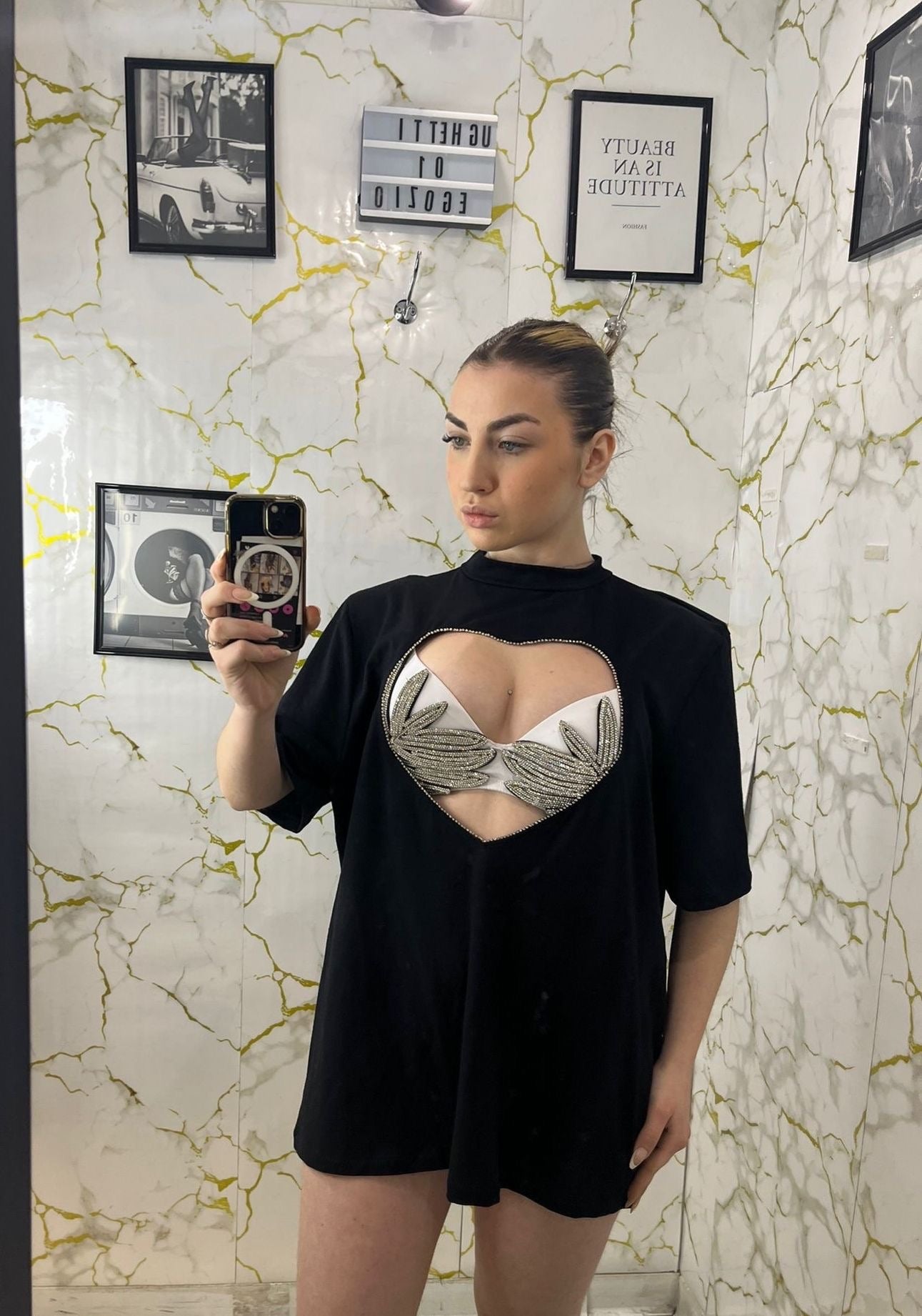 Maglia con cuore a strass