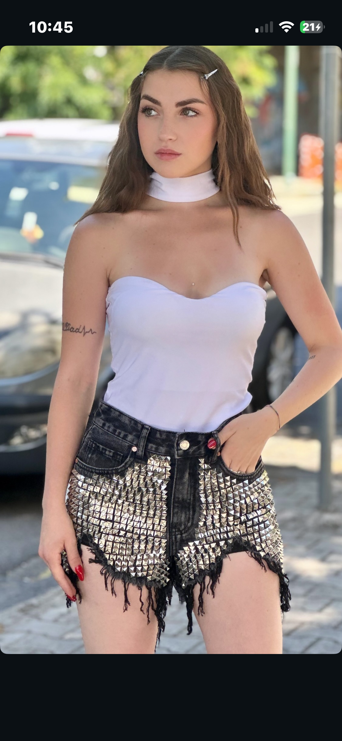 Pantaloncino con total borchie