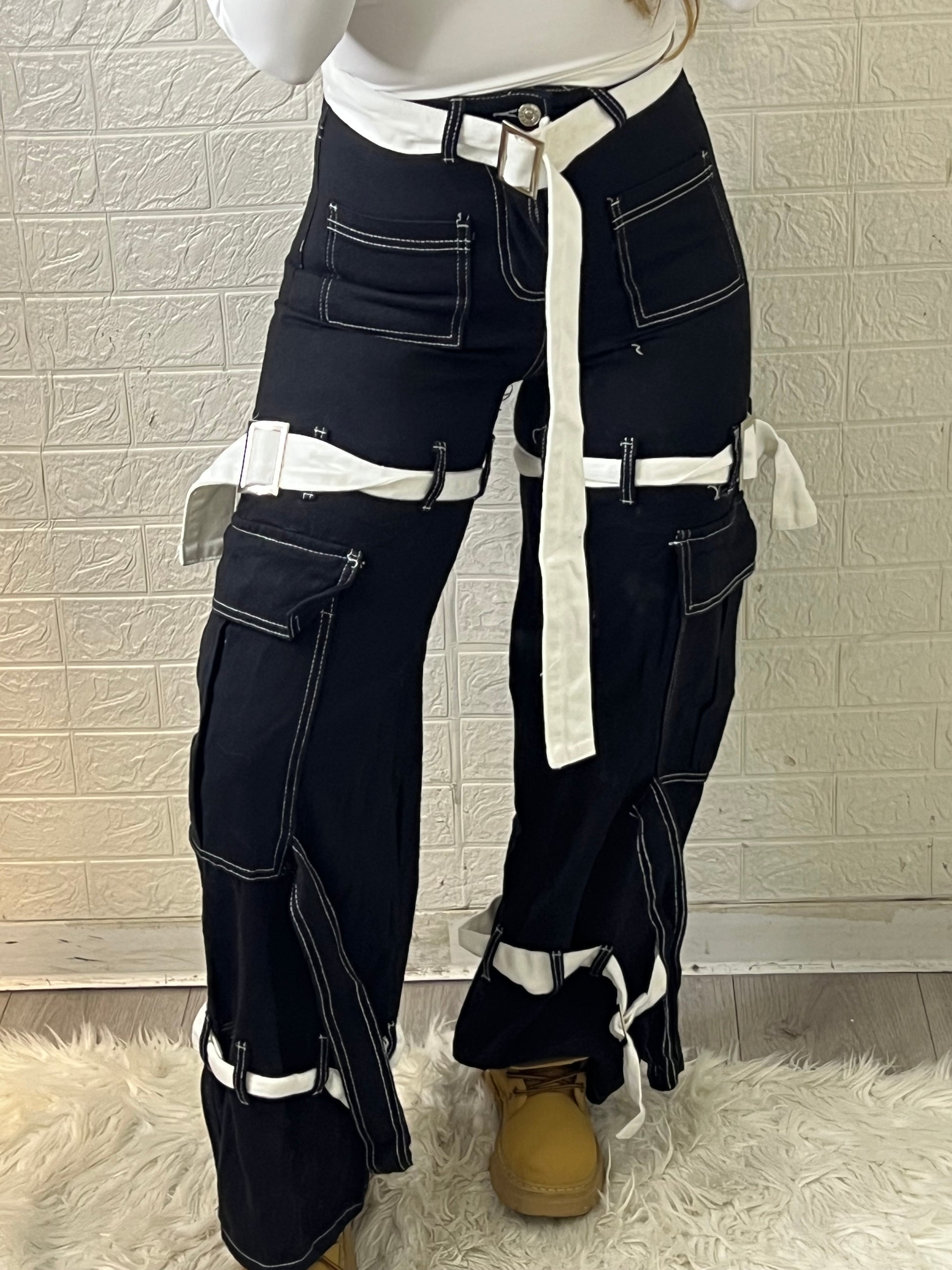 Jeans black con cinturini