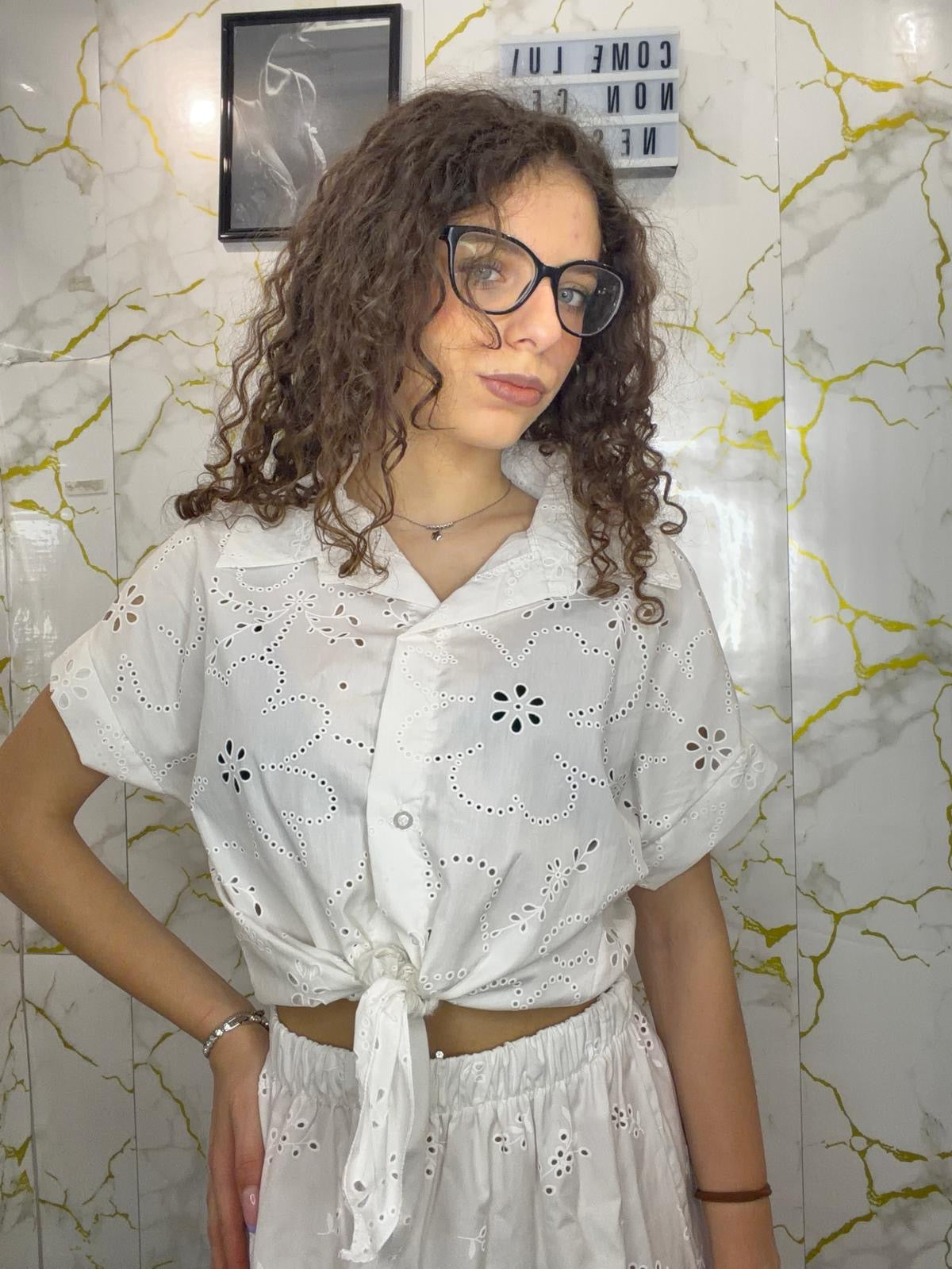 Camicia con nodo in pizzo San gallo