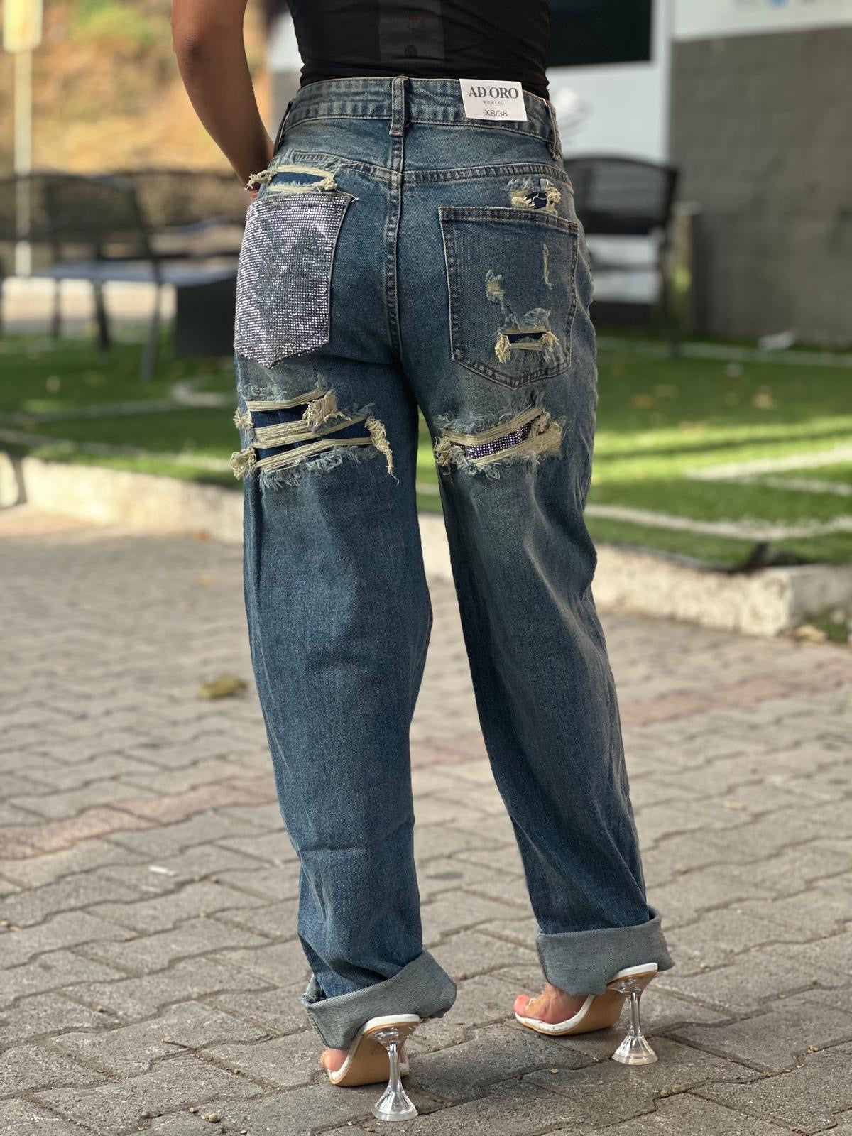 Jeans con strappi dietro