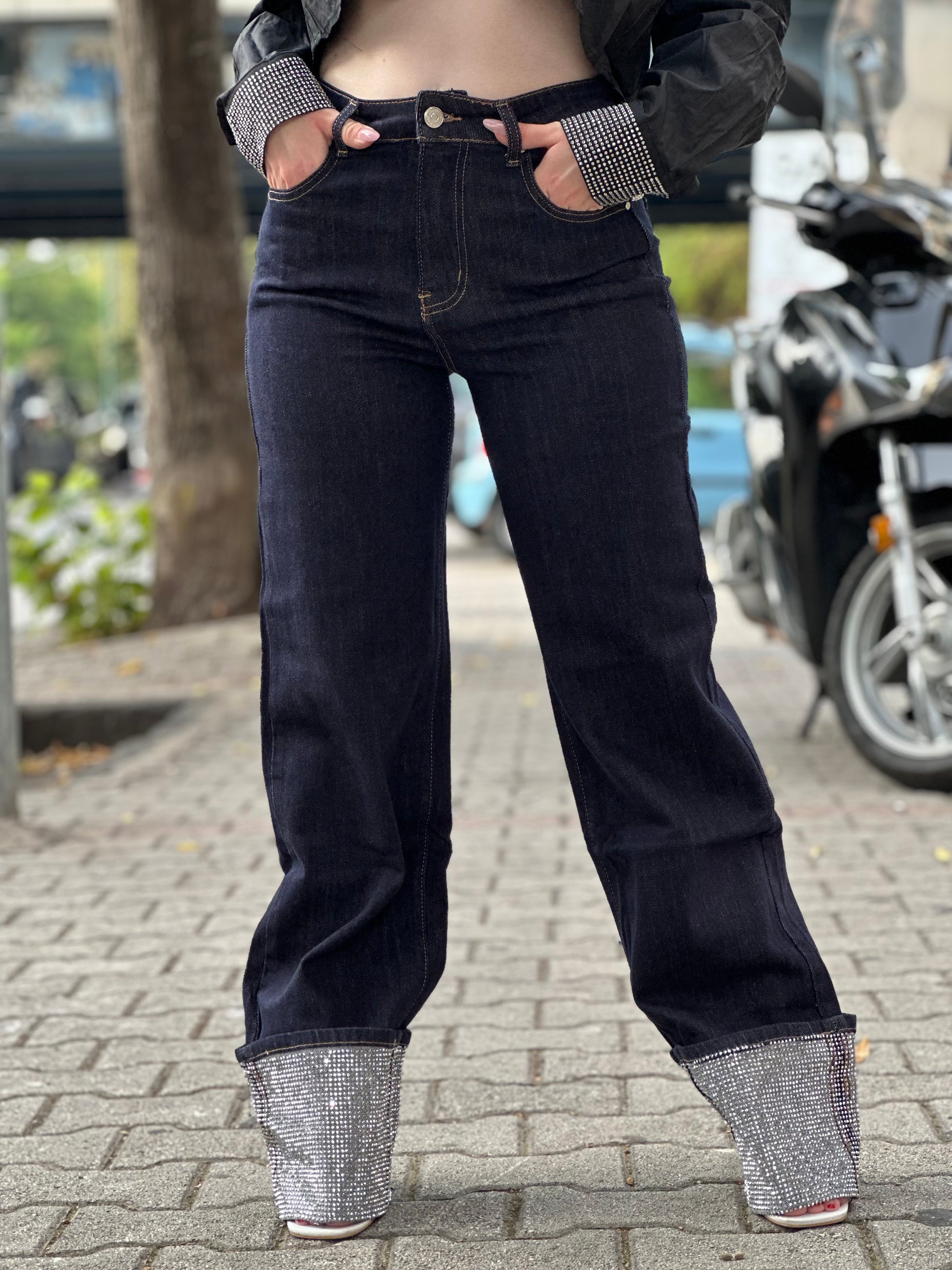Jeans con piegone brillantinata