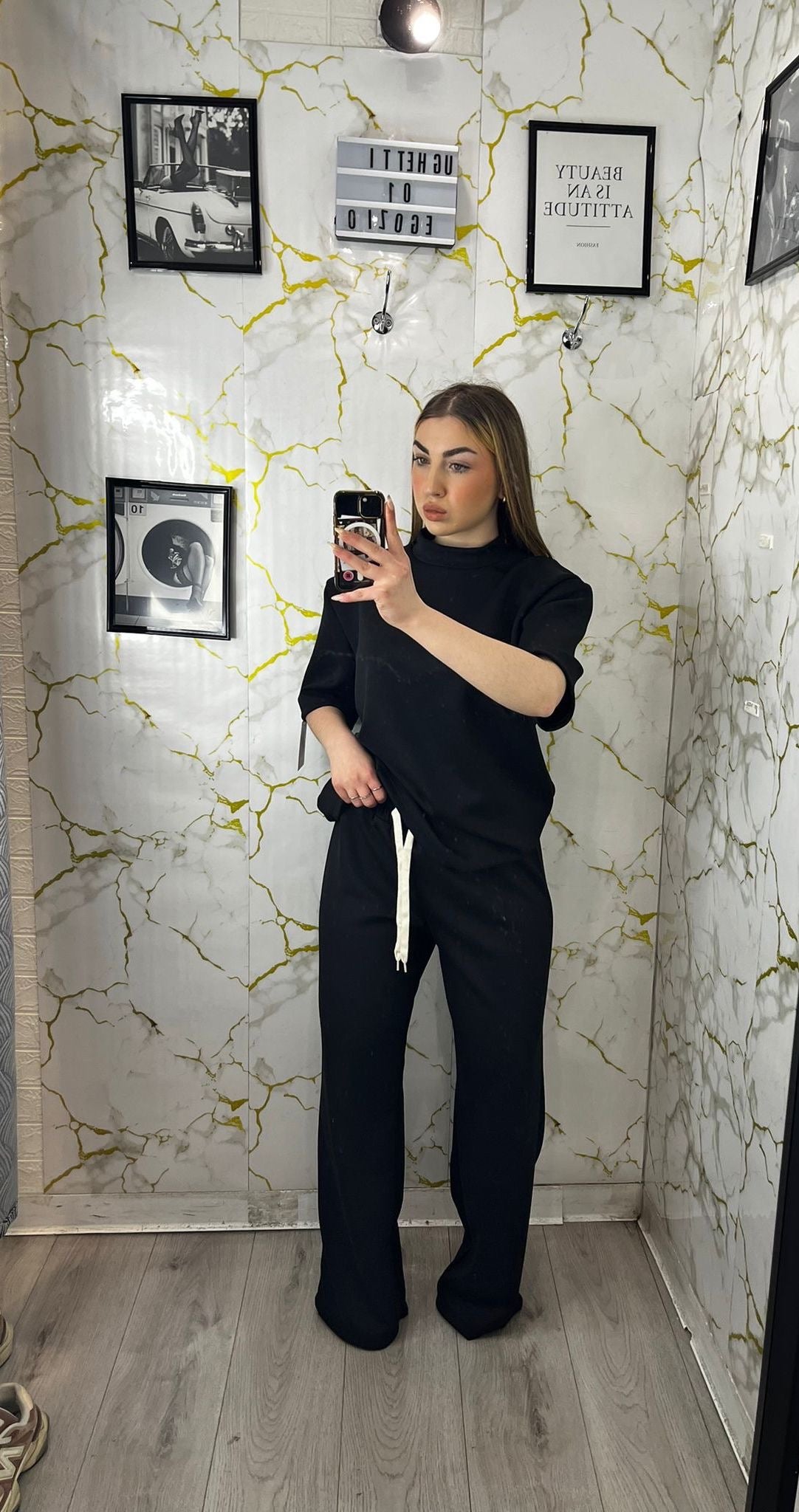 Tuta con shirt oversize e spalline