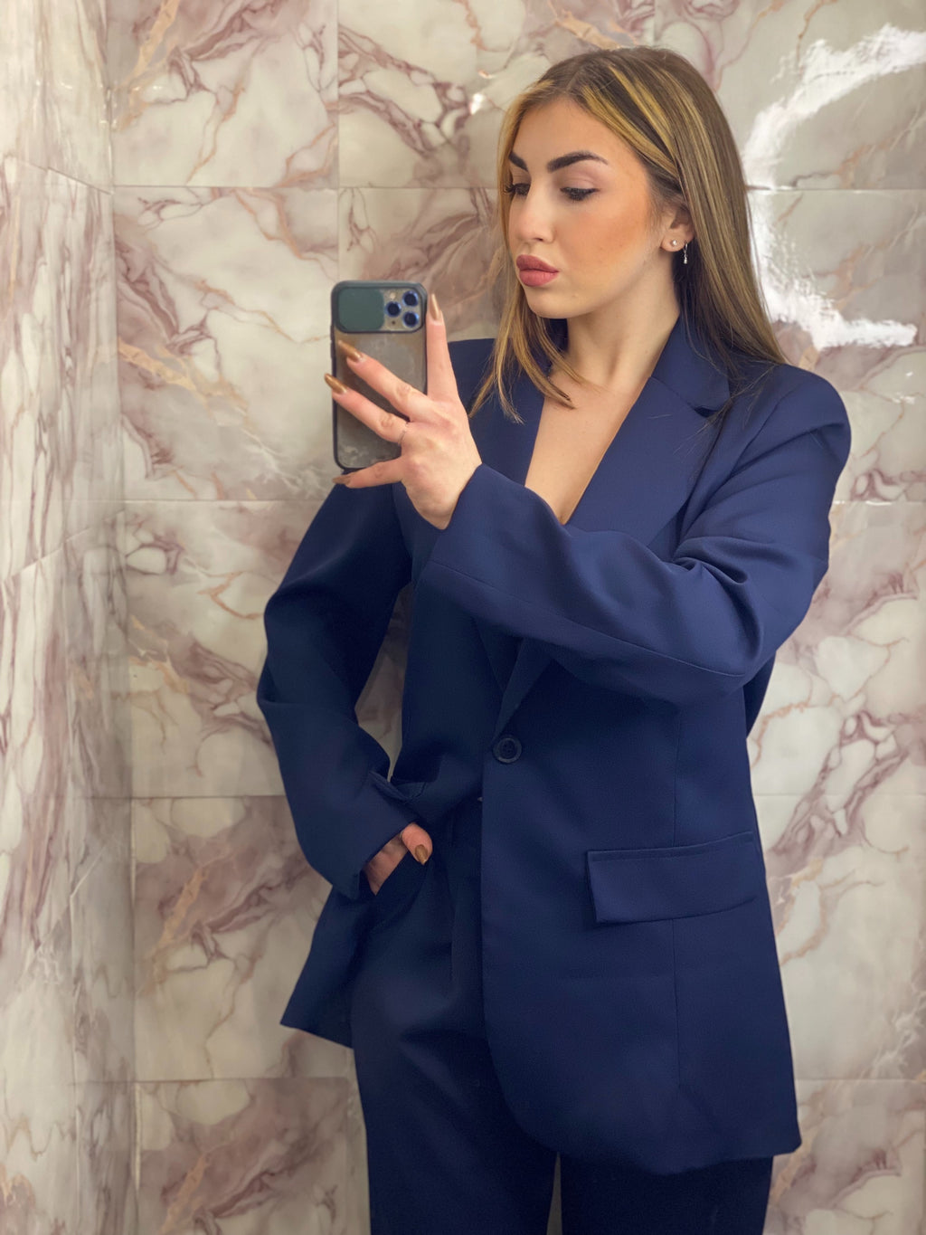 Tailleur con giacca oversize🖇️