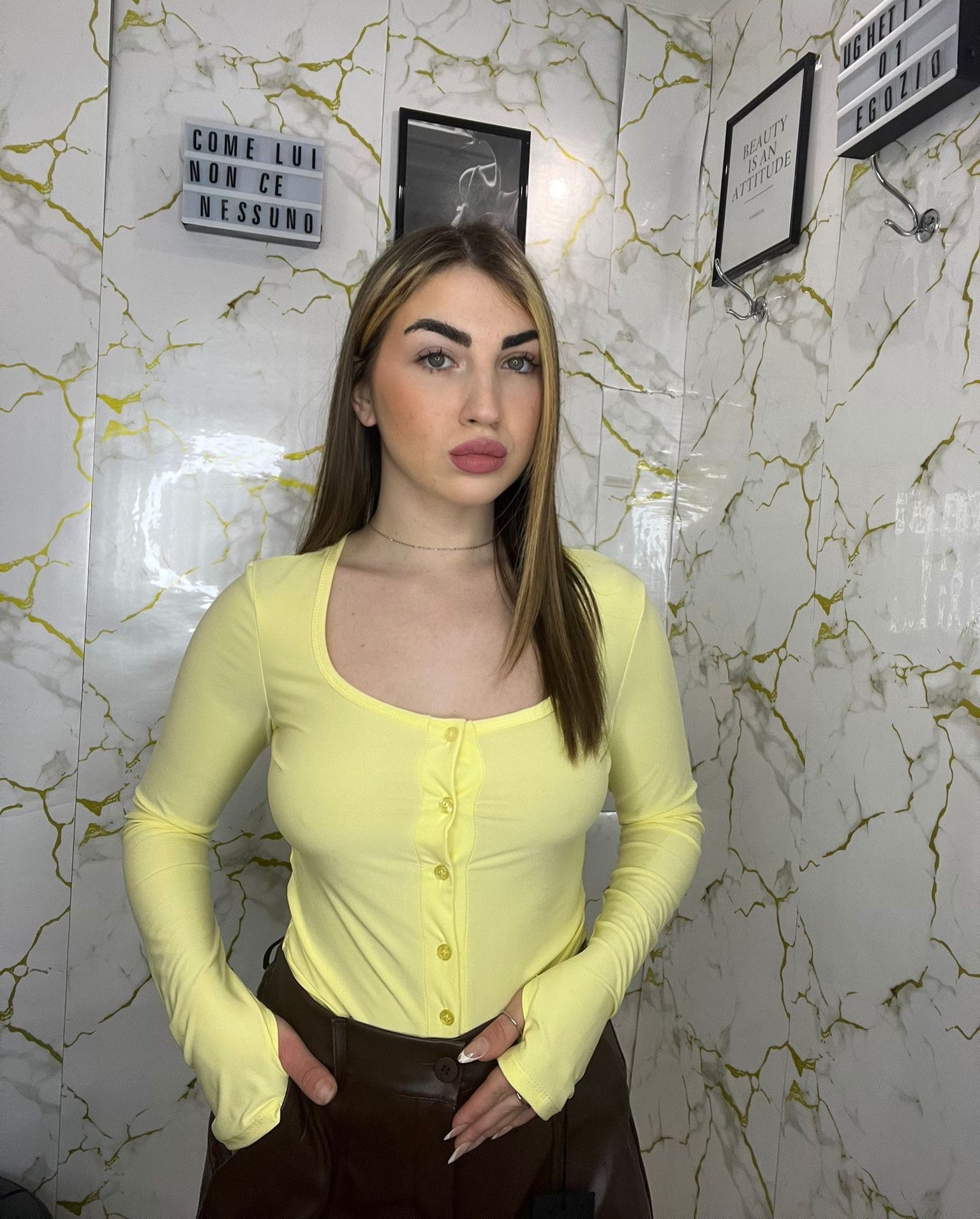 Maglia con bottoni in lycra