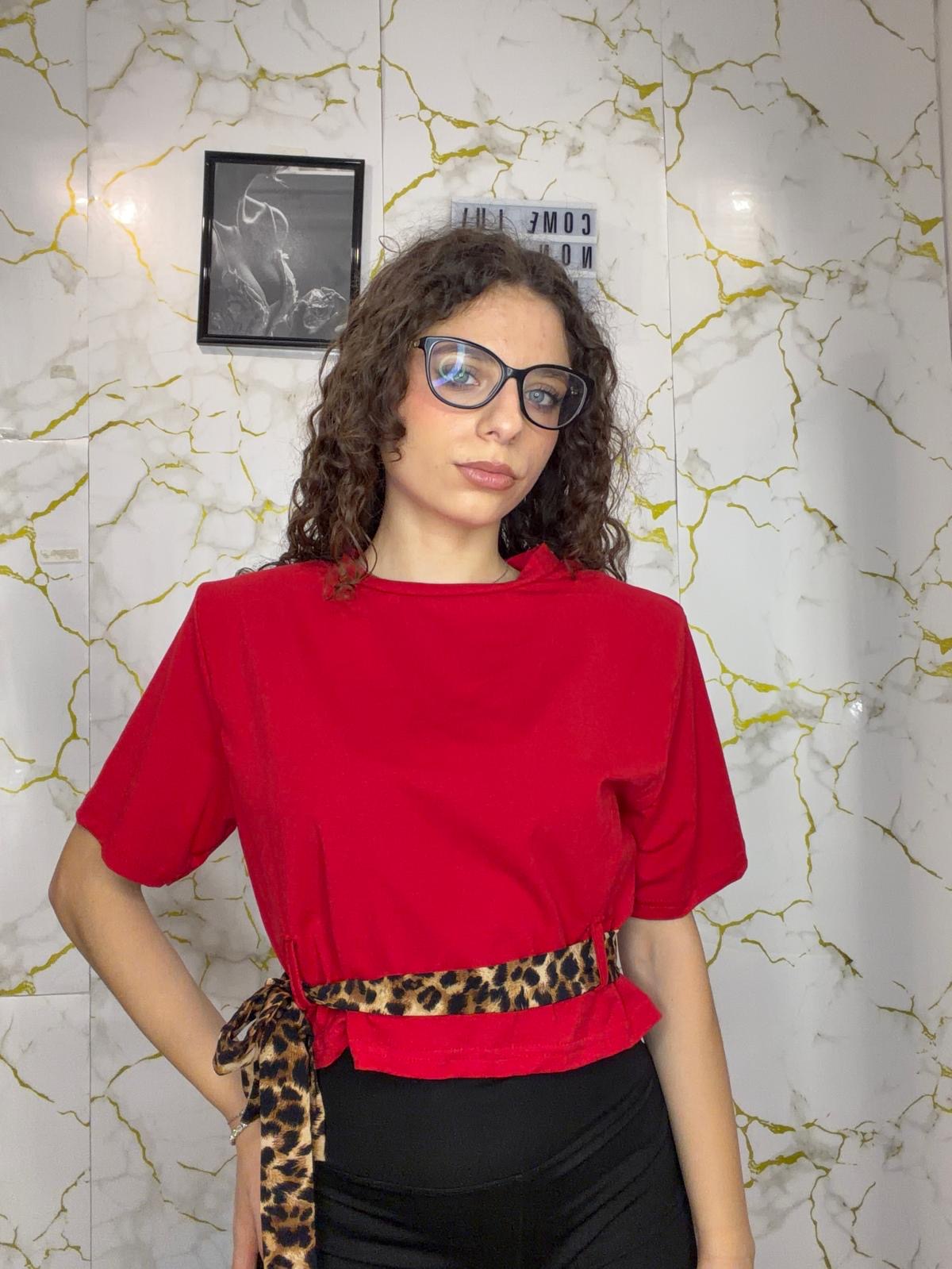 Maglia con cinturino animalier