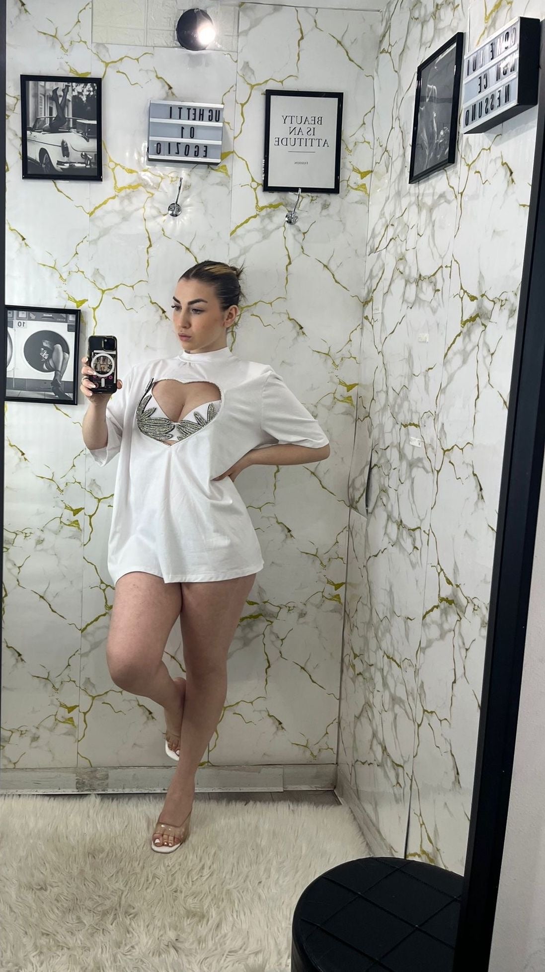 Maglia con cuore a strass
