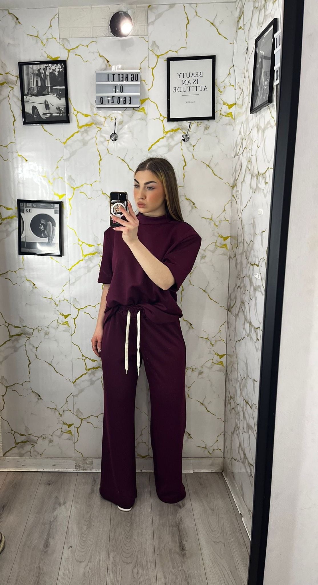 Tuta con shirt oversize e spalline